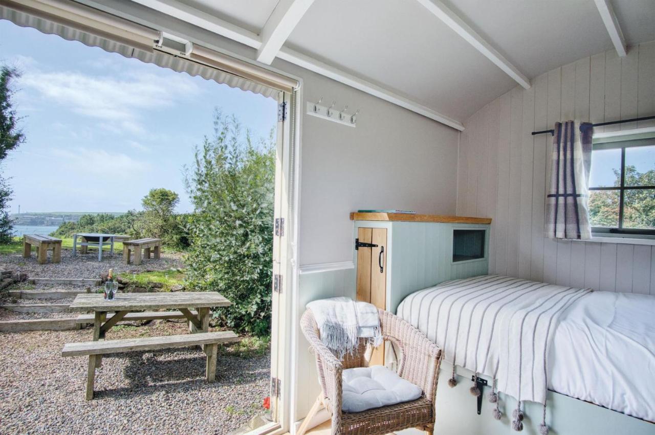 Haven View - 1 Bedroom Shepherds Hut - St Ishmaels Saint Ishmaels  Dış mekan fotoğraf