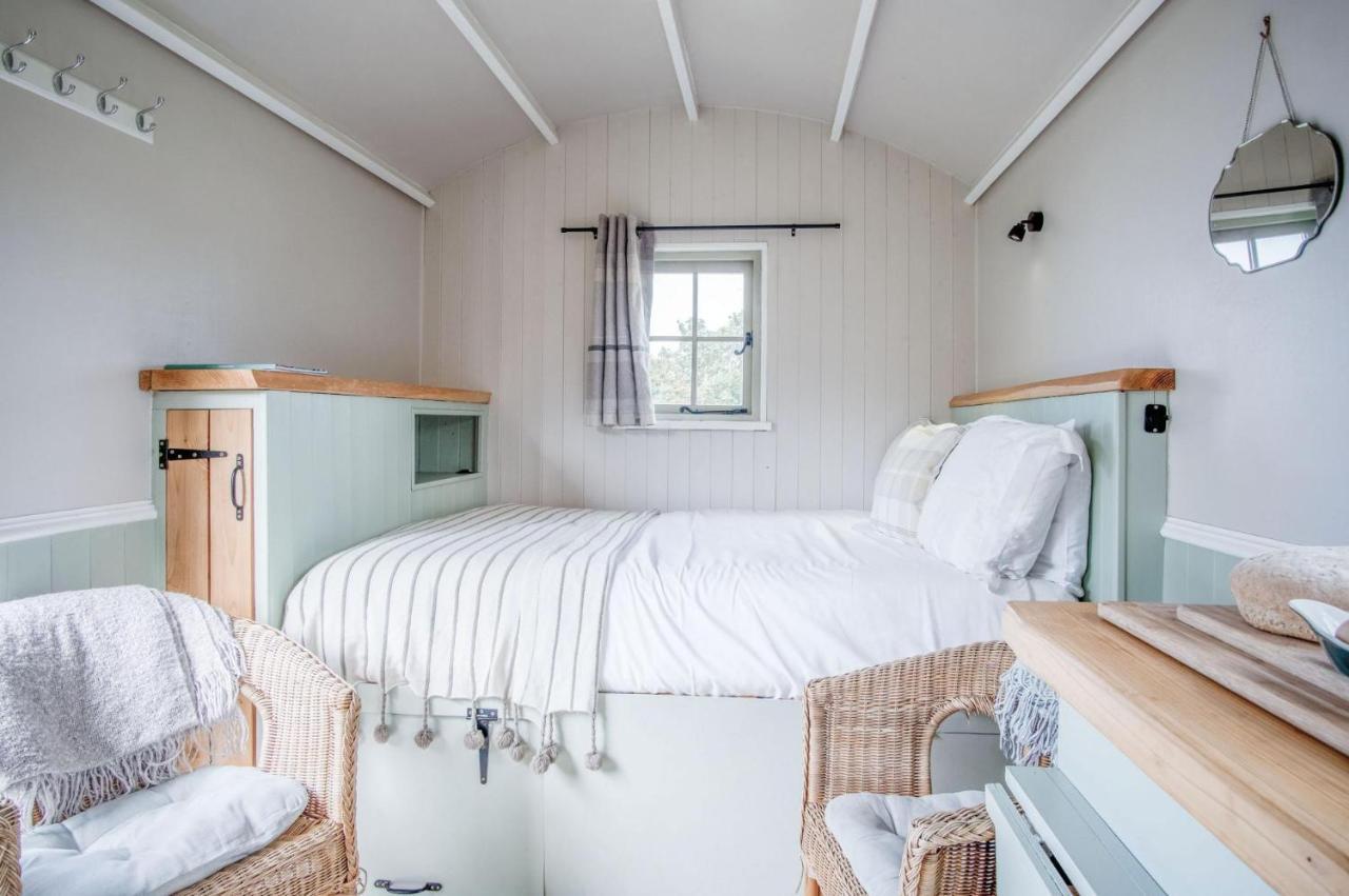 Haven View - 1 Bedroom Shepherds Hut - St Ishmaels Saint Ishmaels  Dış mekan fotoğraf